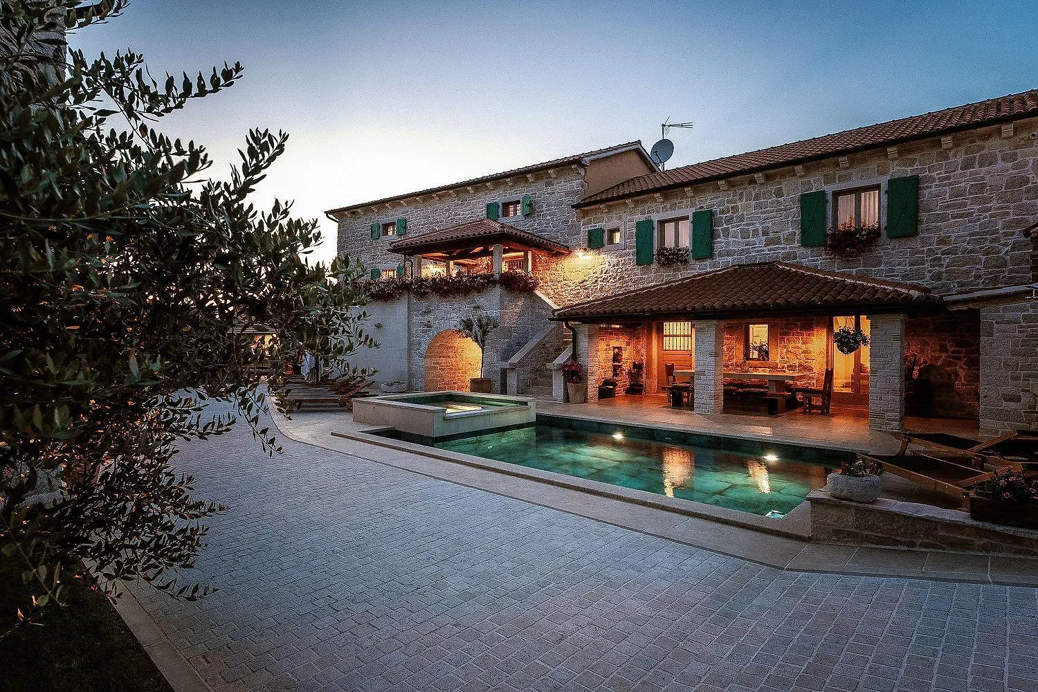 Mediterrane Steinvilla Mit Privatpool, Whirlpool, Darts, Billard, Tischtennis, Gym Selina